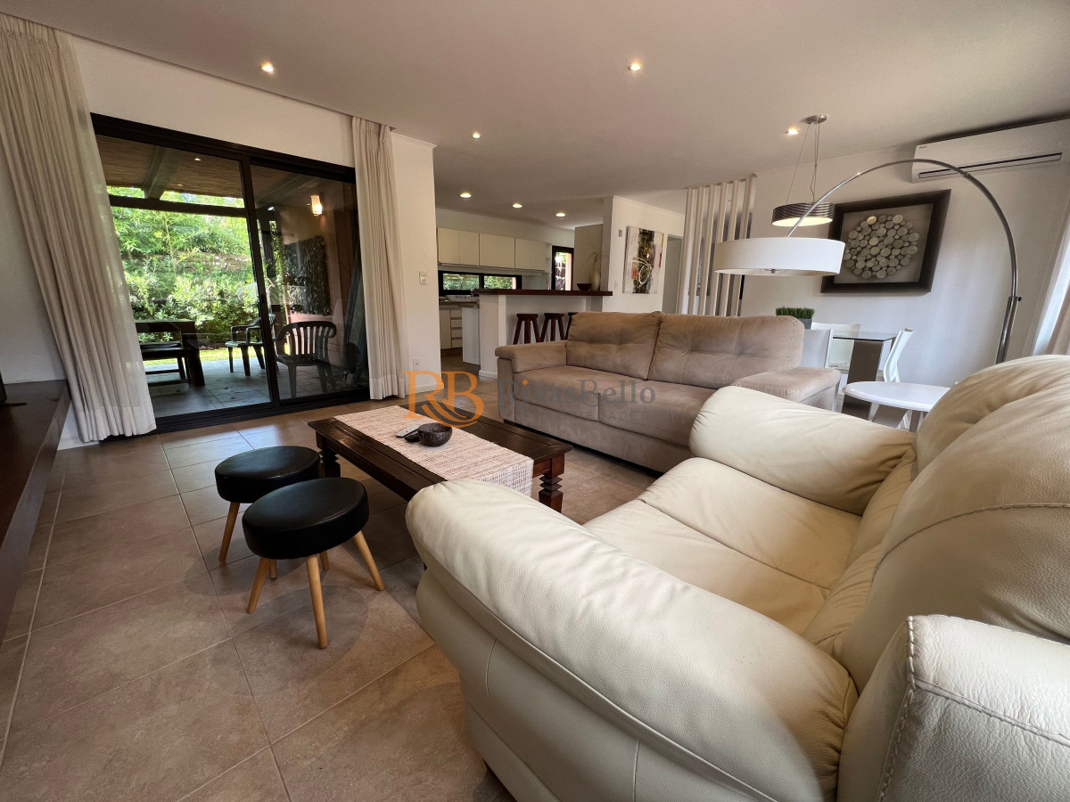 Casa ID.35 - Alquiler anual y venta casa 2 dormitorios en Barrio privado
