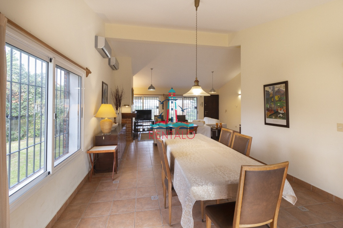 Casa ID.473 - Casa 4 dormitorios en Venta, Alquiler anual y de verano