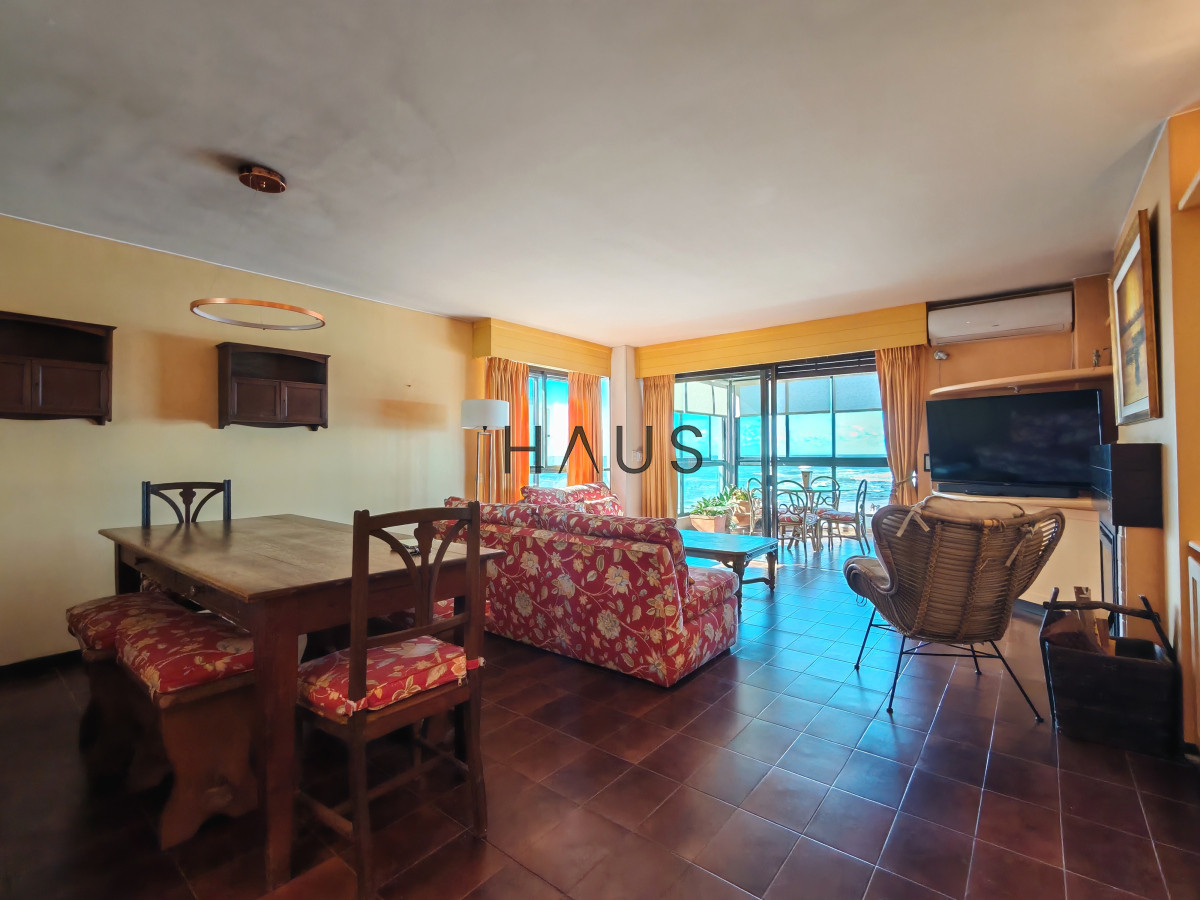 Apartamento ID.70 - Alquiler anual frente al mar de 3 dormitorios