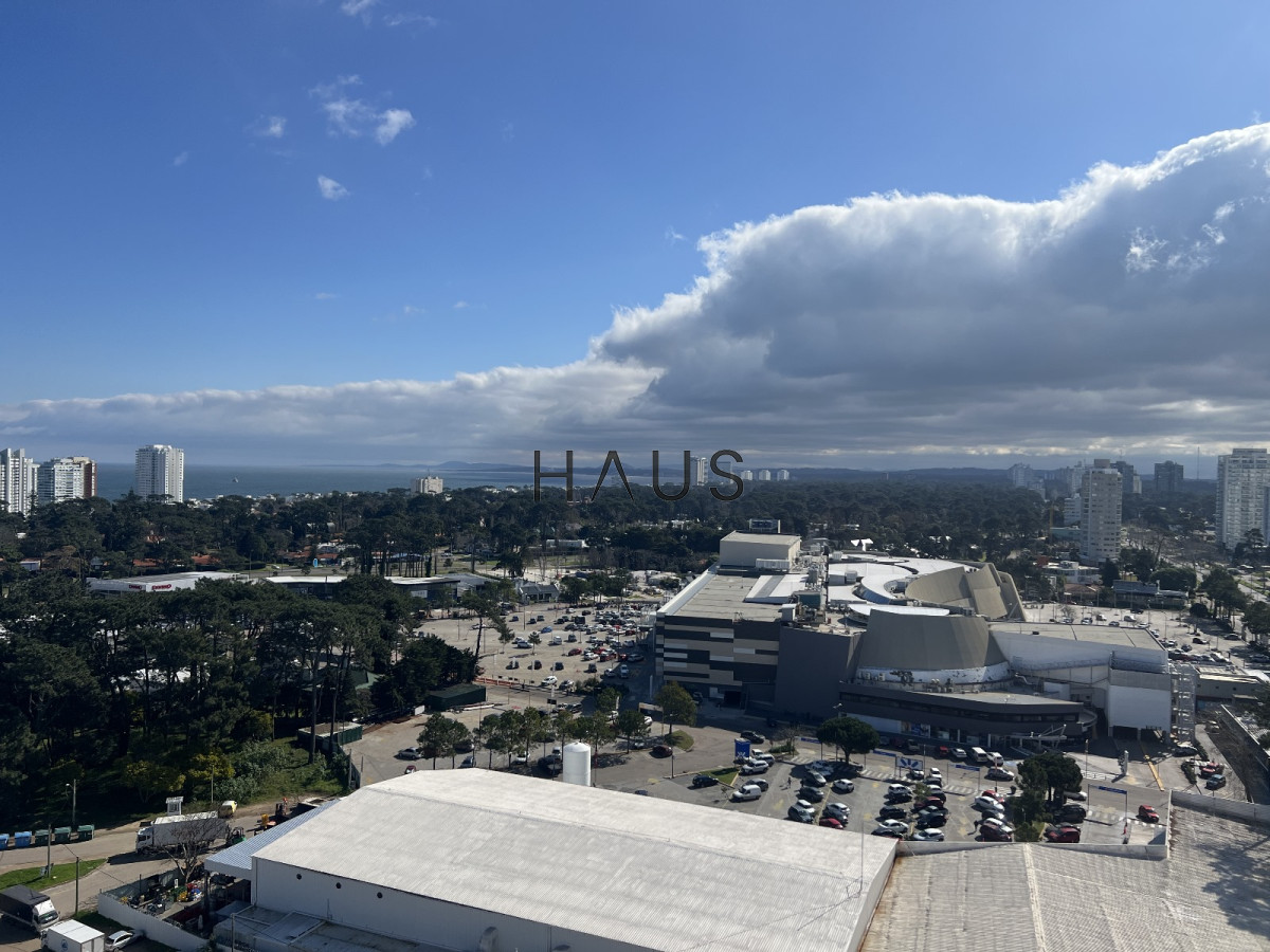 Apartamento ID.426 - Piso alto con vista al mar en venta en parada 5 Av Roosevelt