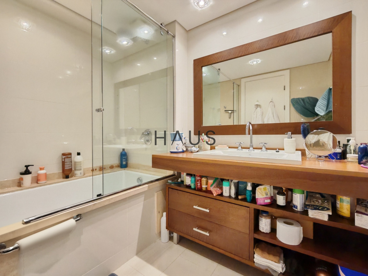 Apartamento ID.375 - Venta y Alquiler Apartamento 2 dormitorios 3 baños Torre Aquarela Punta del Este