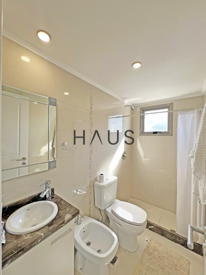 Apartamento ID.426 - Piso alto con vista al mar en venta en parada 5 Av Roosevelt