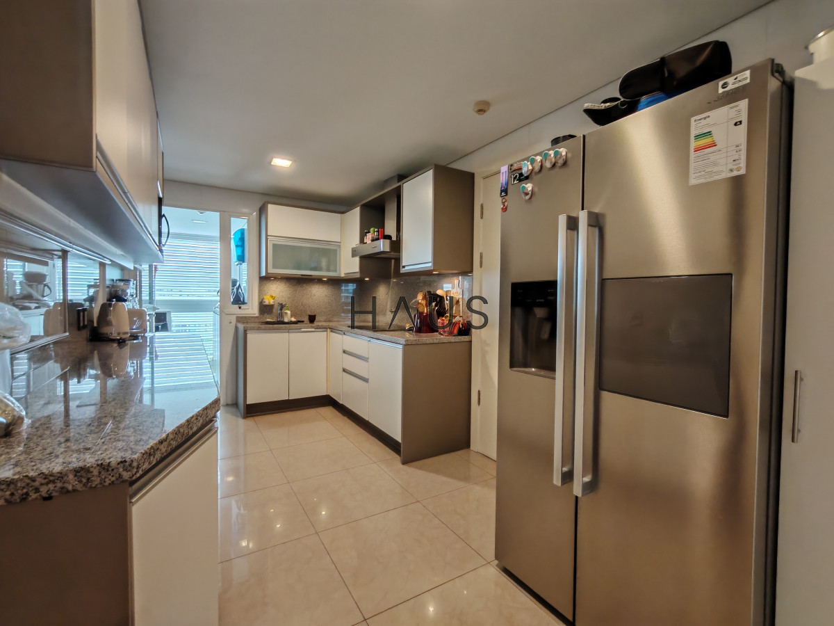 Apartamento ID.375 - Venta y Alquiler Apartamento 2 dormitorios 3 baños Torre Aquarela Punta del Este