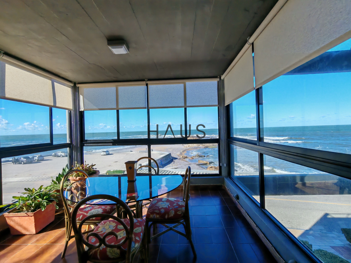 Apartamento ID.70 - Alquiler anual frente al mar de 3 dormitorios