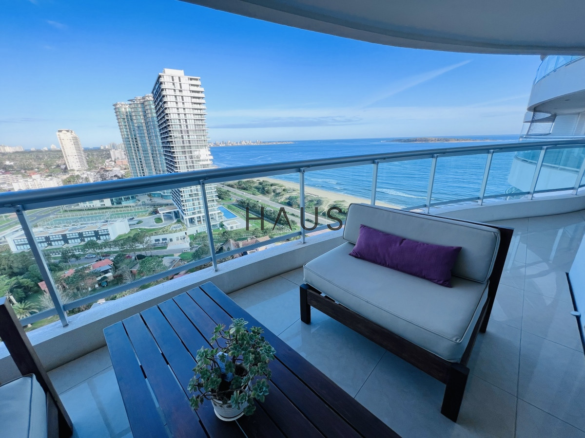 Apartamento ID.375 - Venta y Alquiler Apartamento 2 dormitorios 3 baños Torre Aquarela Punta del Este