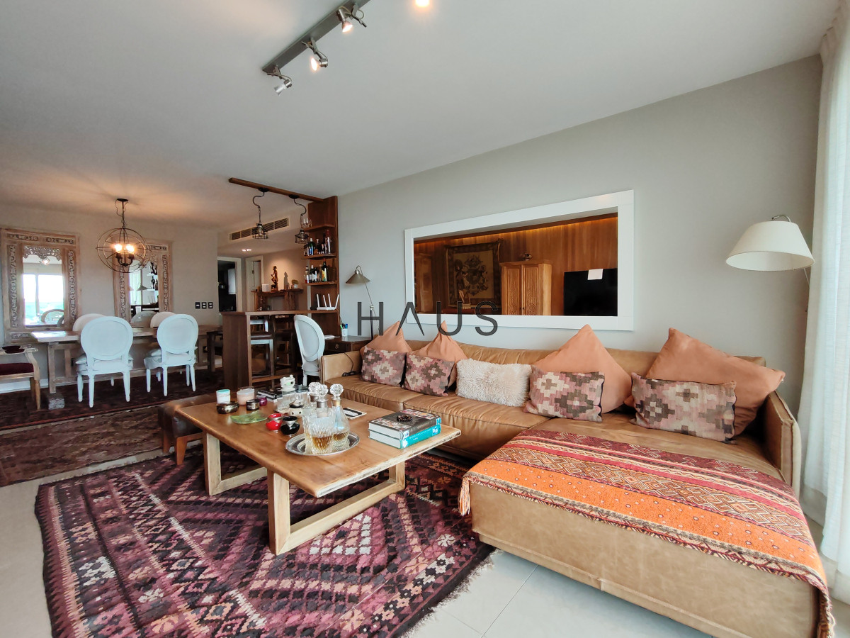 Apartamento ID.375 - Venta y Alquiler Apartamento 2 dormitorios 3 baños Torre Aquarela Punta del Este