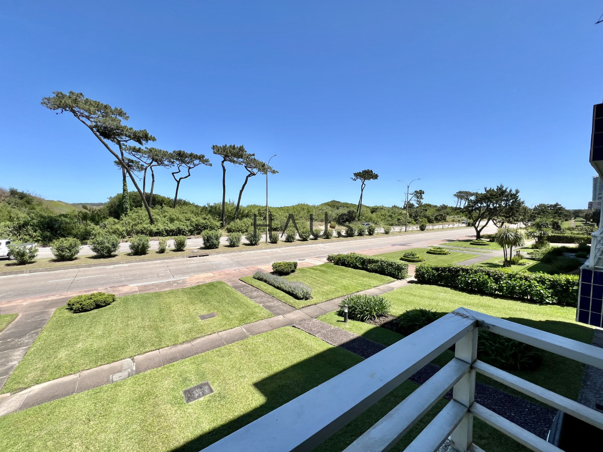 Apartamento ID.170 - Dpto. en venta en primera linea de playa mansa