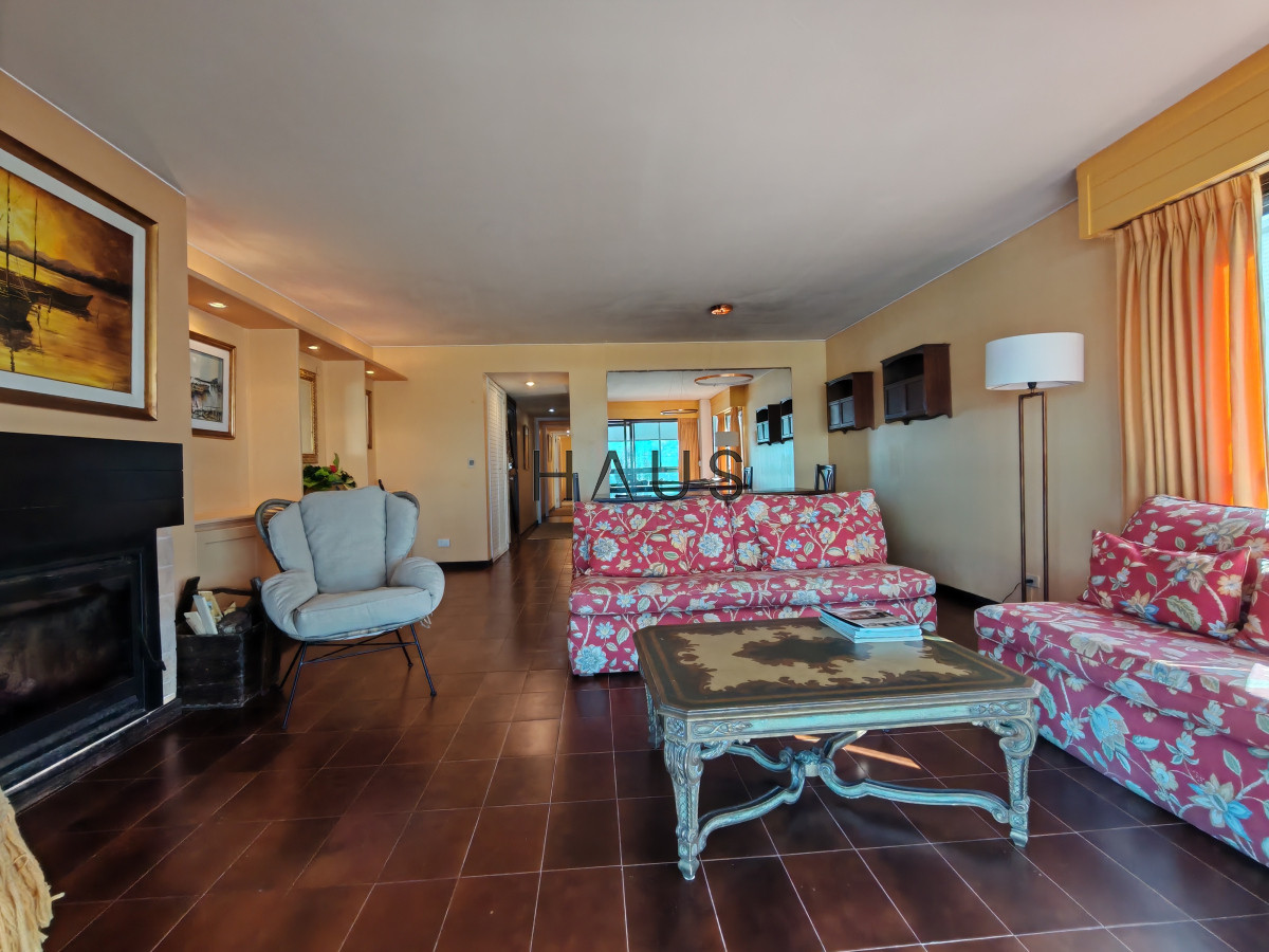 Apartamento ID.70 - Alquiler anual frente al mar de 3 dormitorios