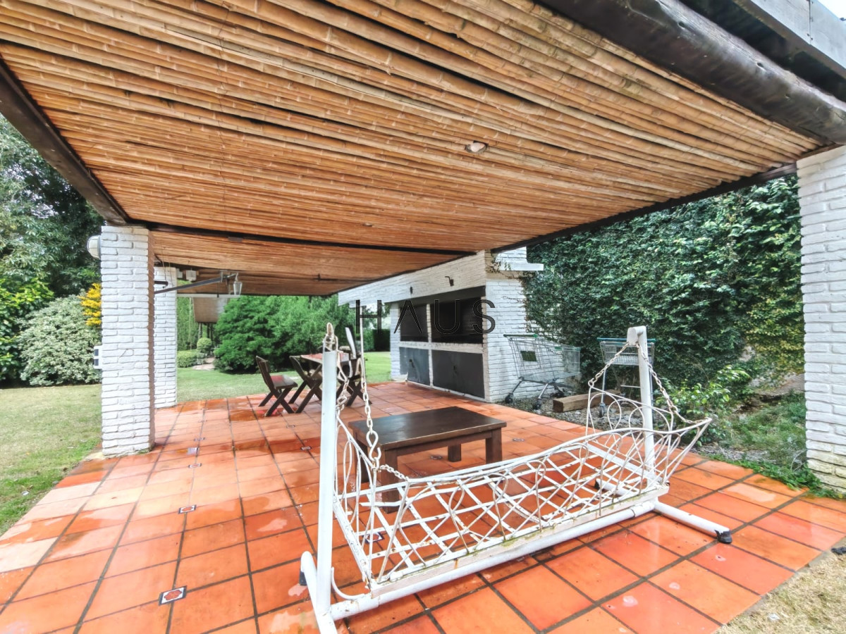 Casa ID.154 - Casa en alquiler anual usd 2500 mensual - Punta del Este