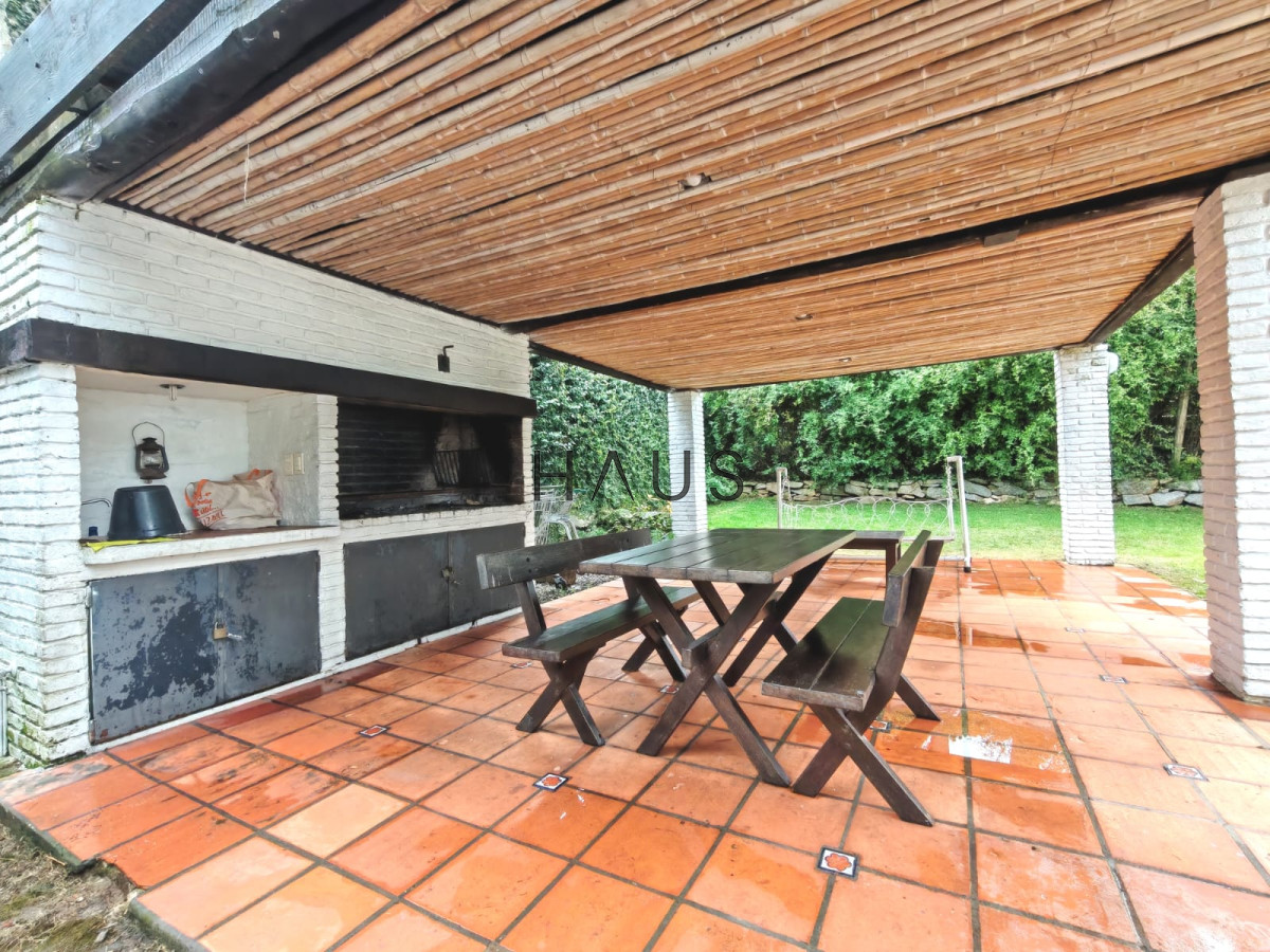 Casa ID.154 - Casa en alquiler anual usd 2500 mensual - Punta del Este