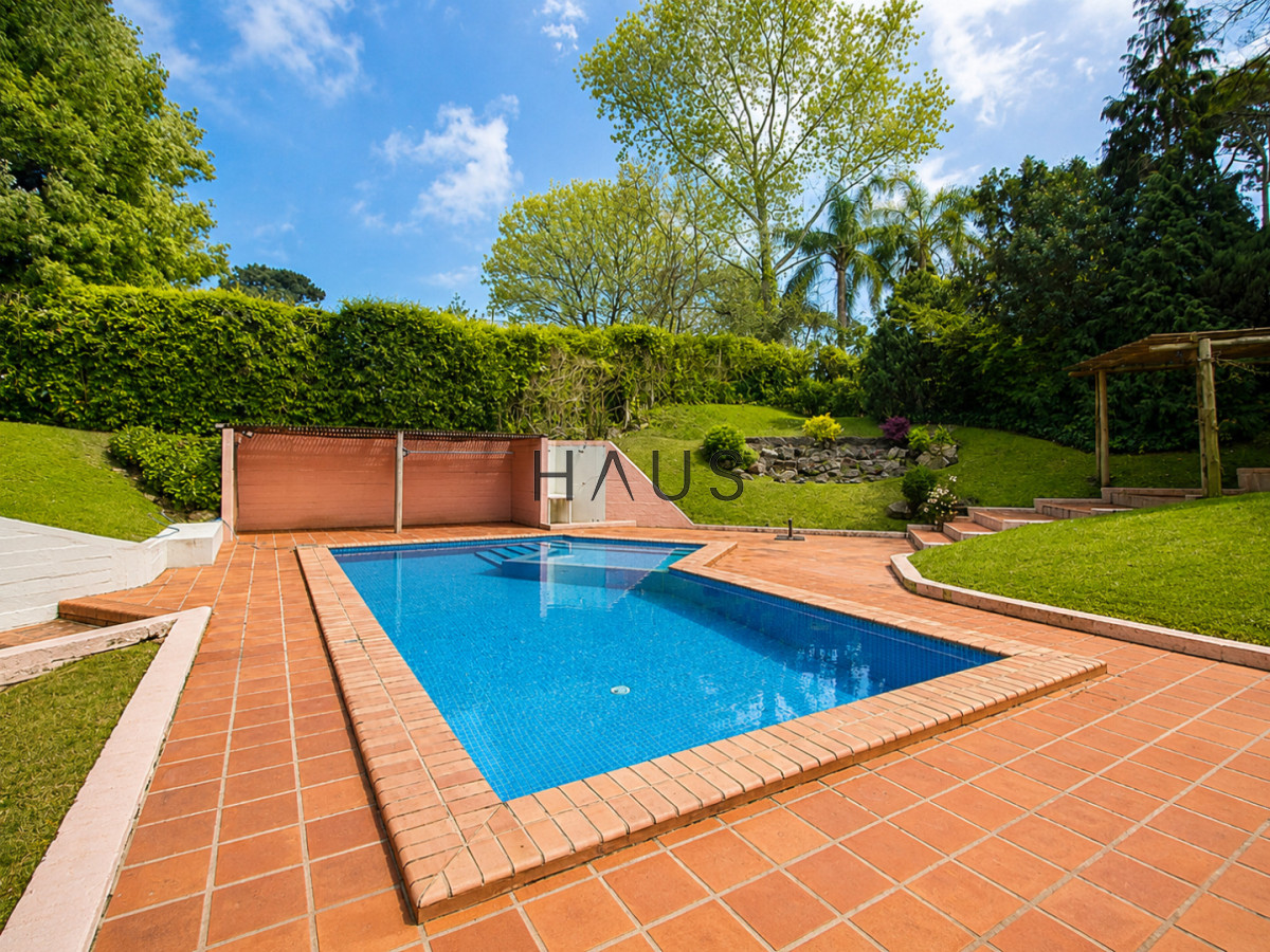 Apartamento ID.962 - Apartamento en venta de tres dormitorios 