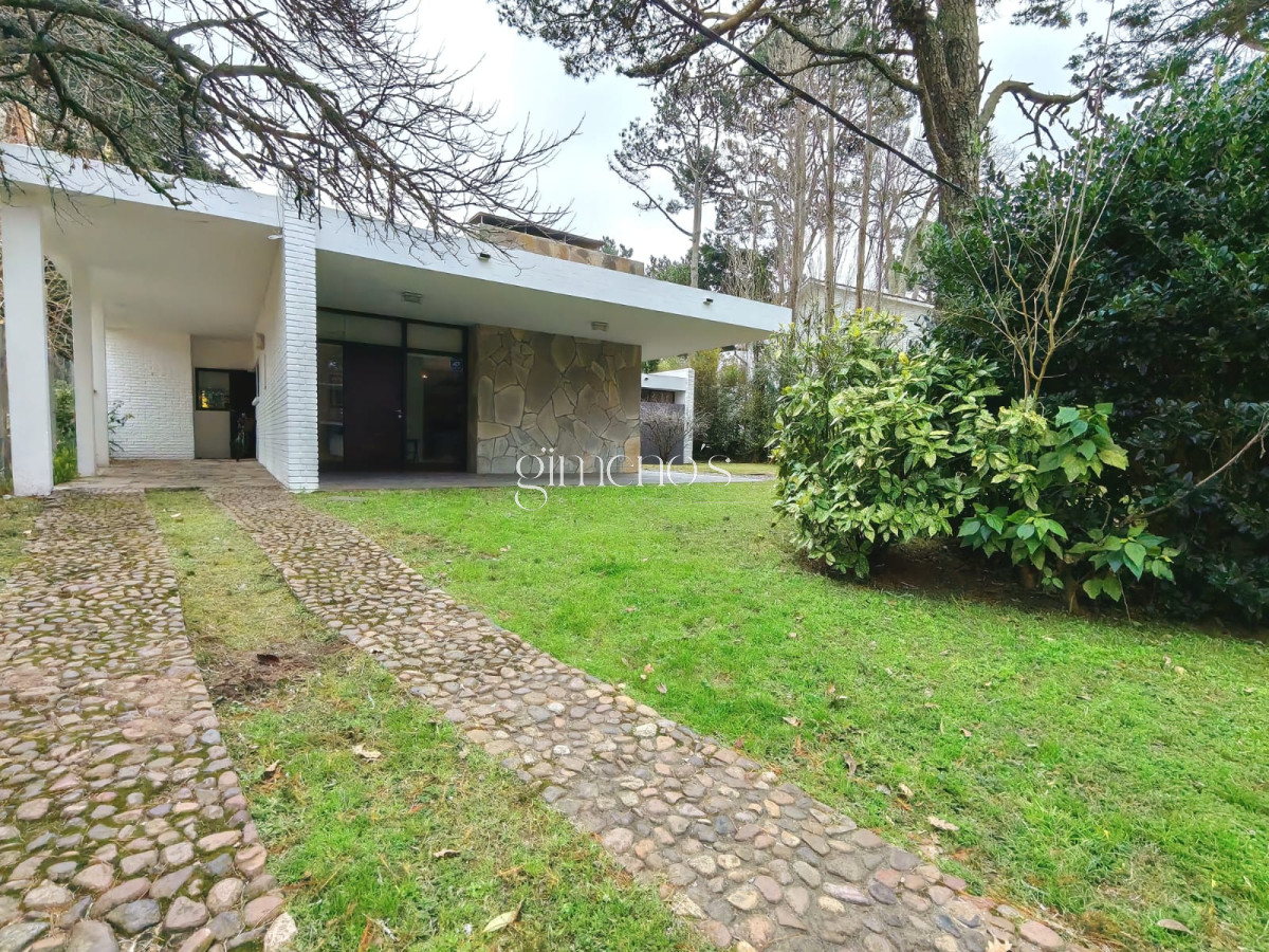 Casa ID.338 - Casa en Alquiler Anual - Punta del Este