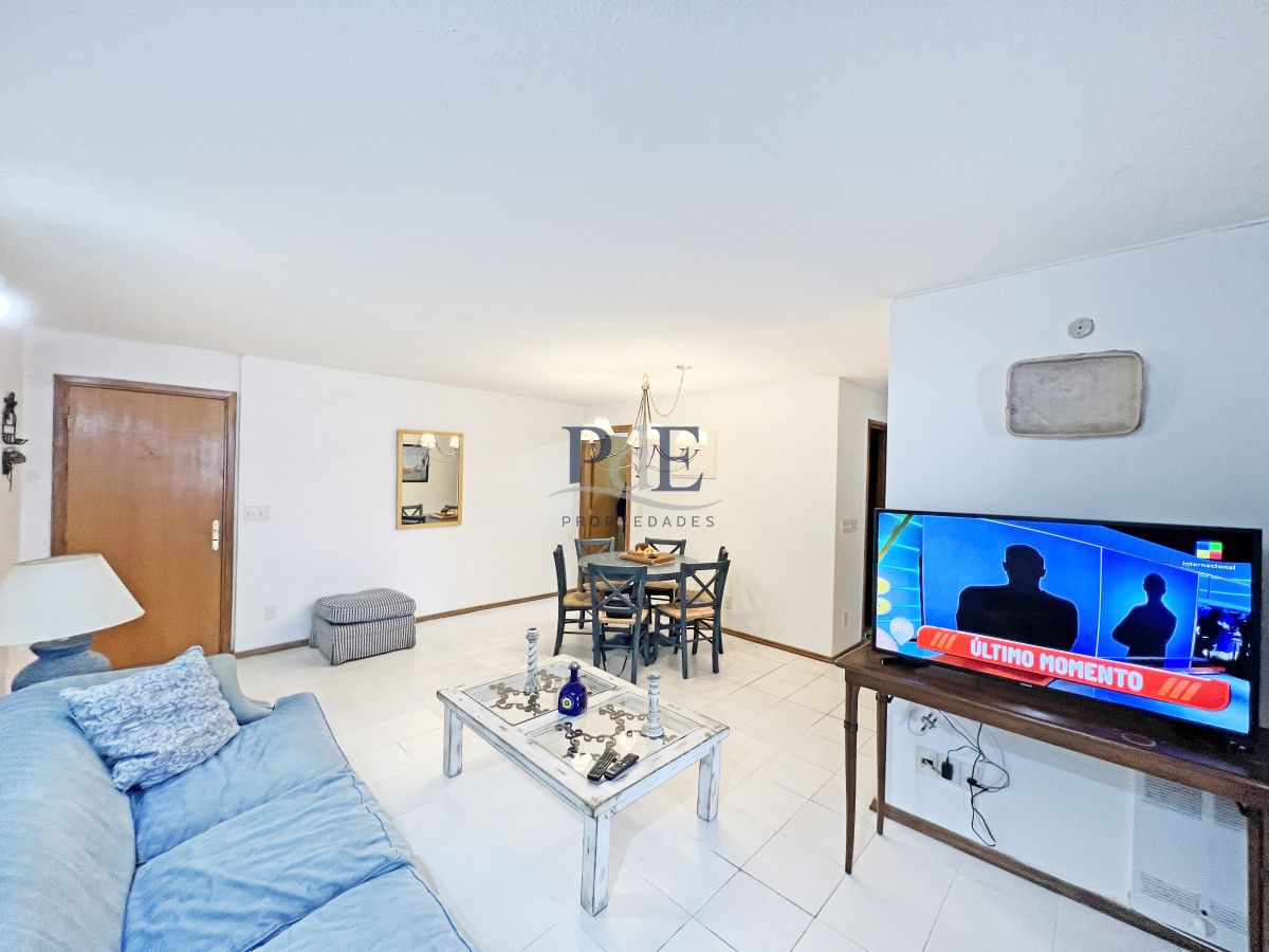 Apartamento 2 Dormitorios Playa Brava.  Punta del Este. - Imagen 3