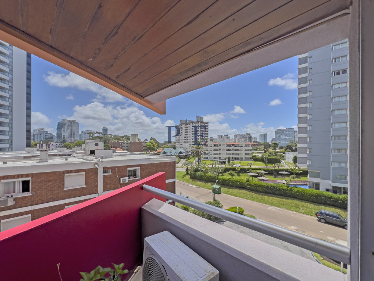 Apartamento en venta en Brava Punta del Este, 2 dormitorios, 2 baños - Imagen 1