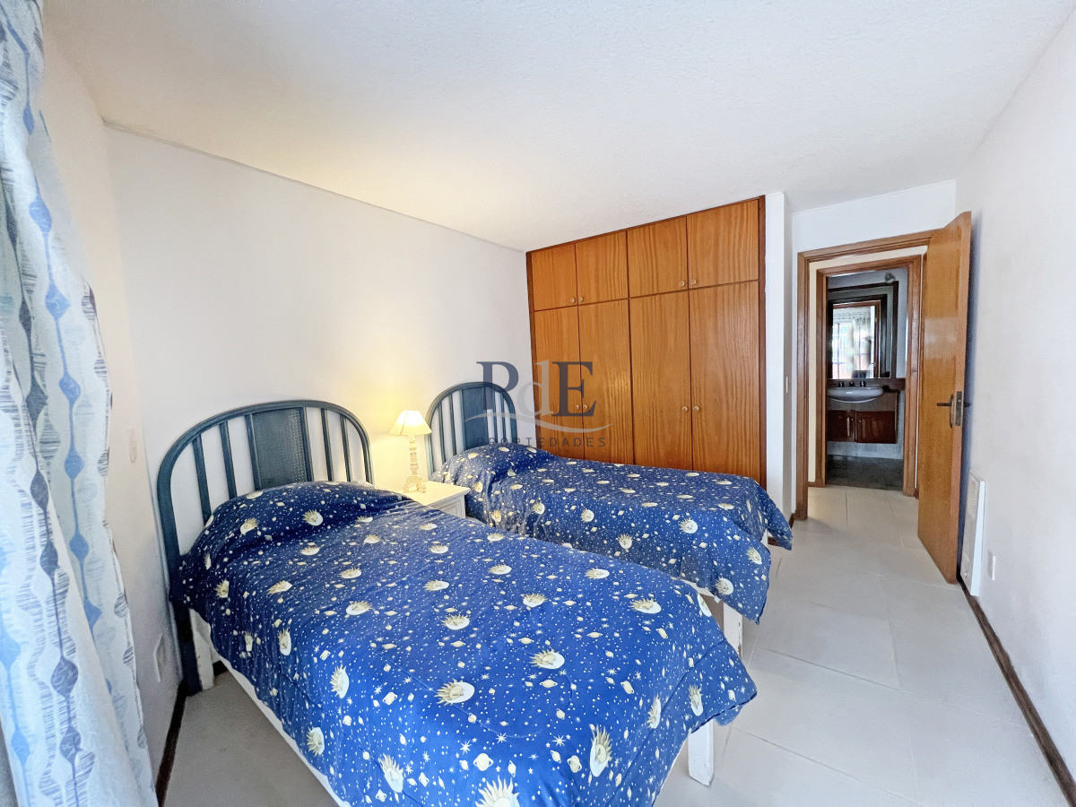 Apartamento 2 Dormitorios Playa Brava.  Punta del Este. - Imagen 13