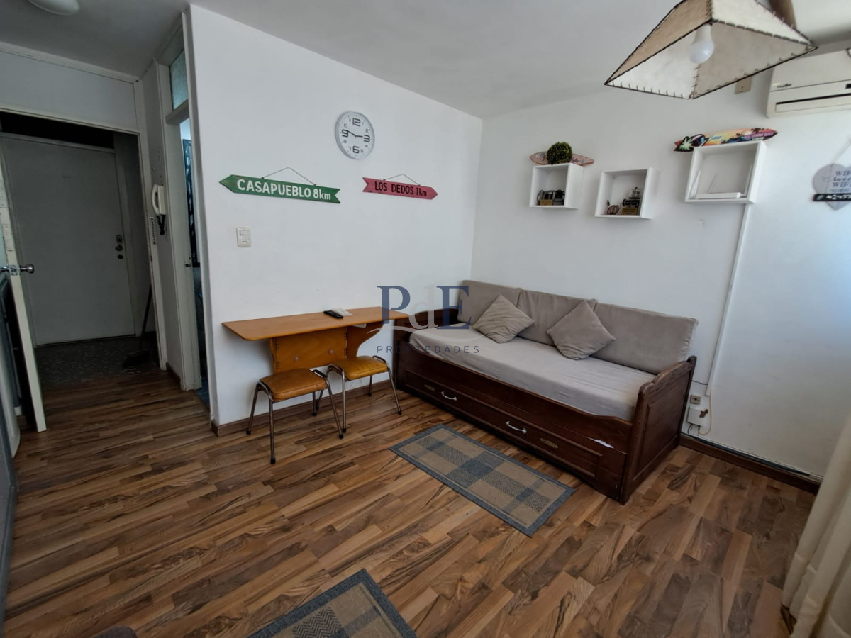 Monoambiente en calle Gorlero, Punta del Este