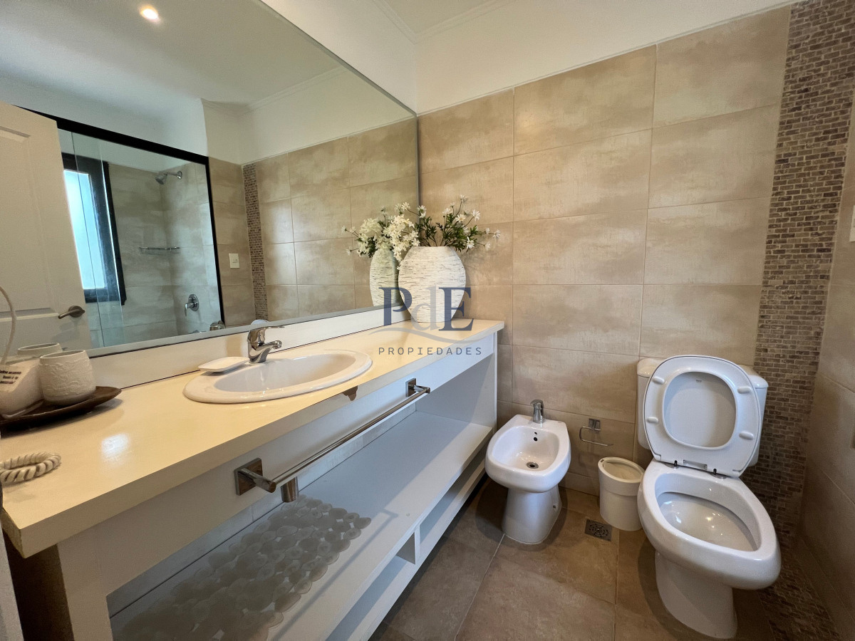 Venta de casa 2 dormitorios en Barrio privado. Pinares. - Imagen 19