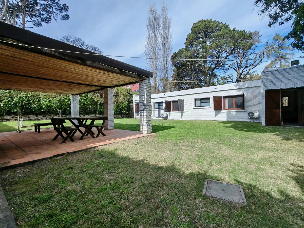 Casa de 3 Dormitorios con Excelente Ubicación. Punta del Este.