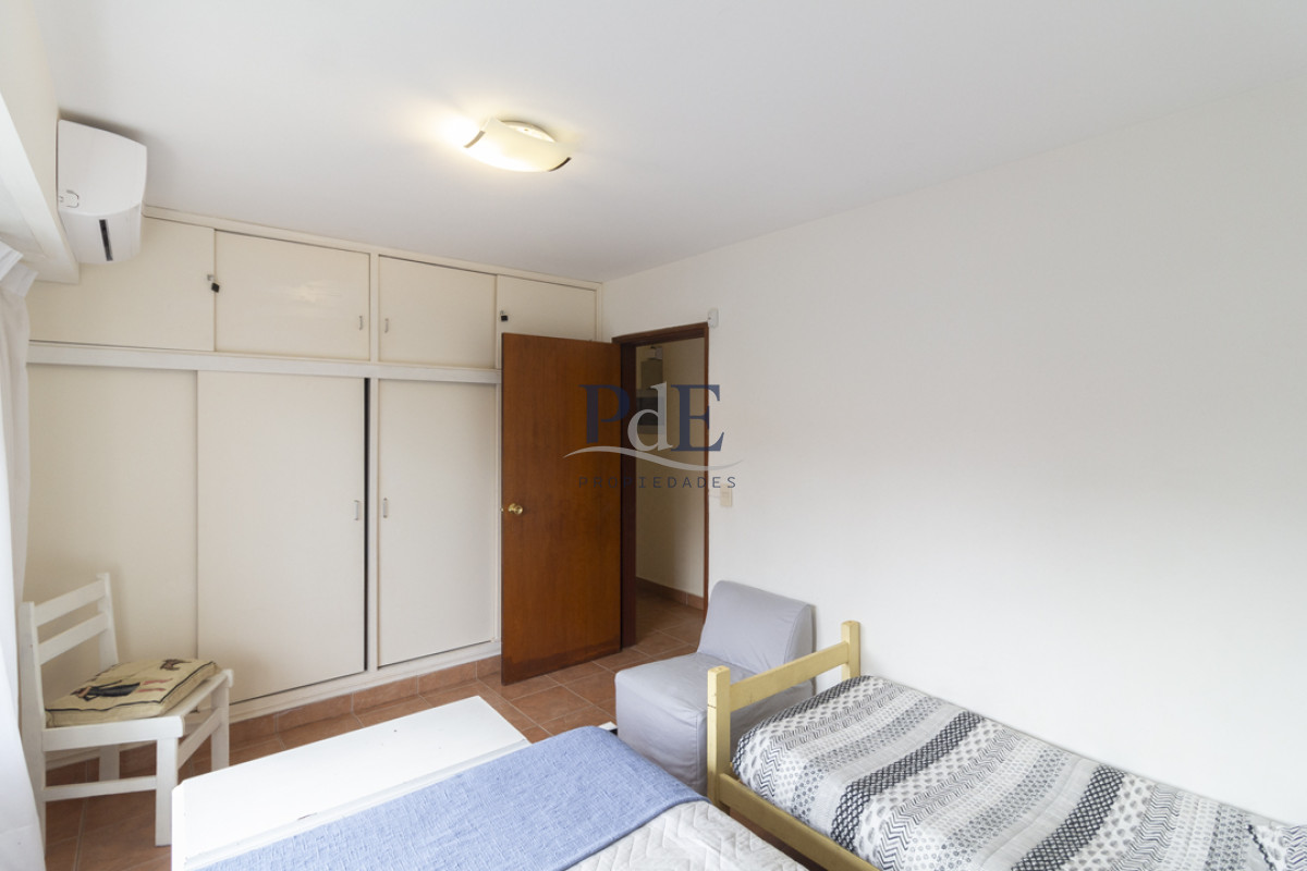 Casa 4 dormitorios en Playa Mansa cerca del Mar. - Imagen 15