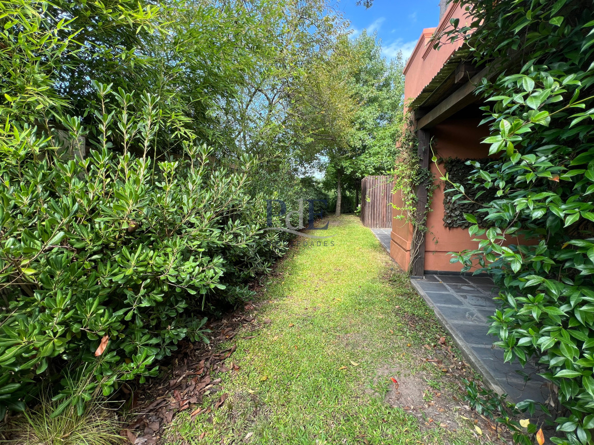 Venta de casa 2 dormitorios en Barrio privado. Pinares. - Imagen 27