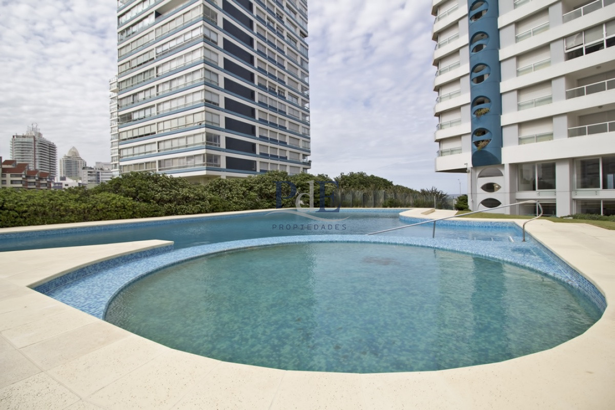 Frente al mar, reciclado en torre de gran categoría en venta!!  - Imagen 76