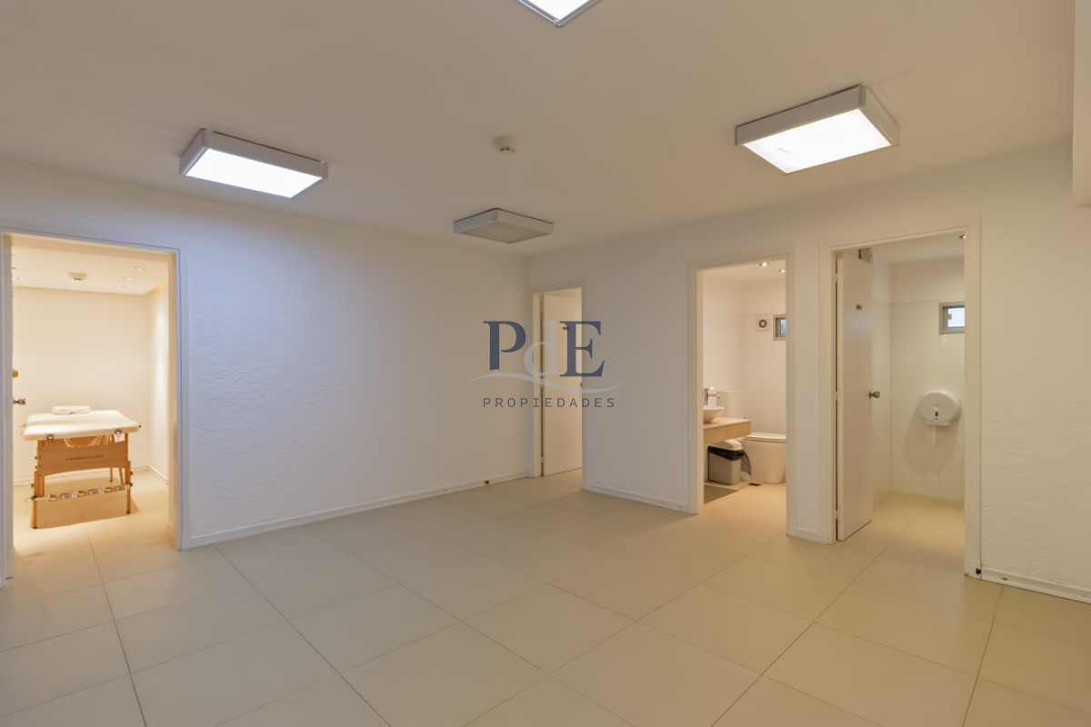 Frente al mar, reciclado en torre de gran categoría en venta!!  - Imagen 61