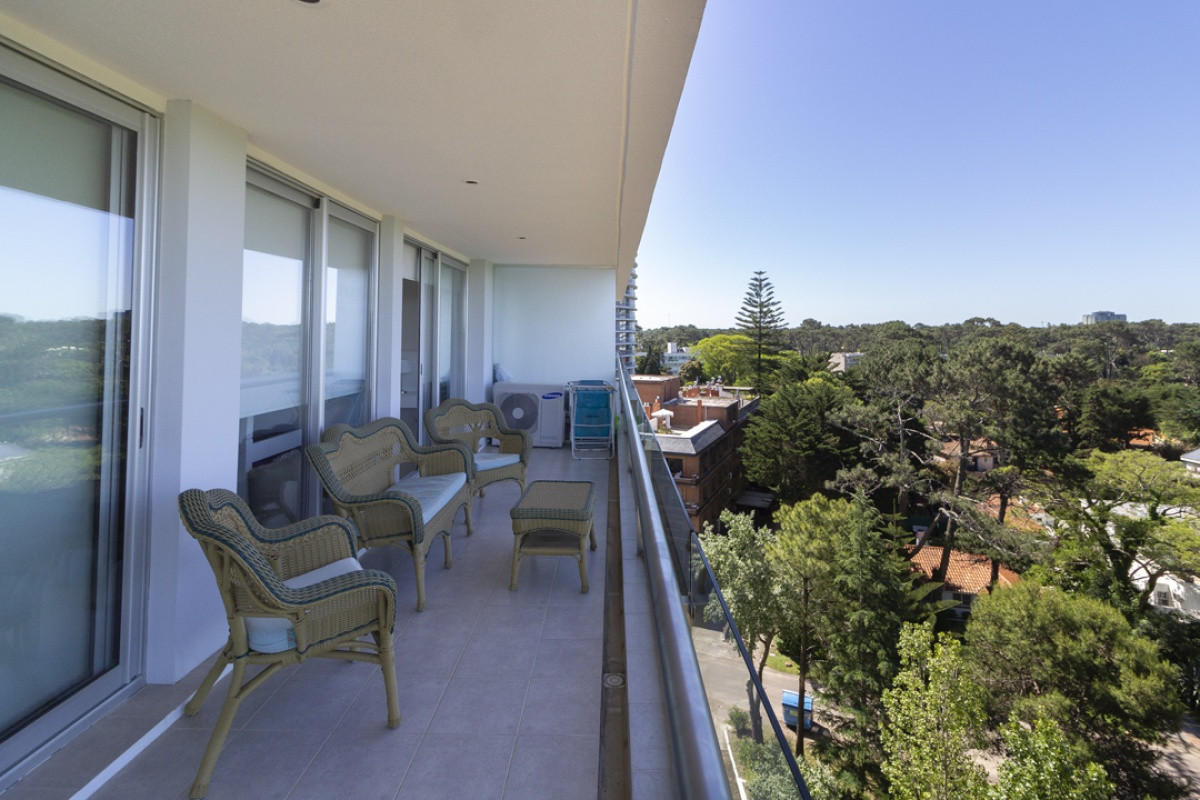Venta Apartamento  2 Dormitorios Roosevelt Punta del Este