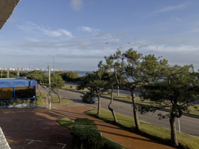 Primera linea playa mansa, Punta del Este - Dpto. 2 dorm. 2 baños