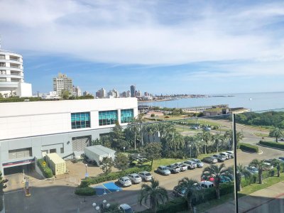 Apartamento de 1 dormitorio en frente a enjoy