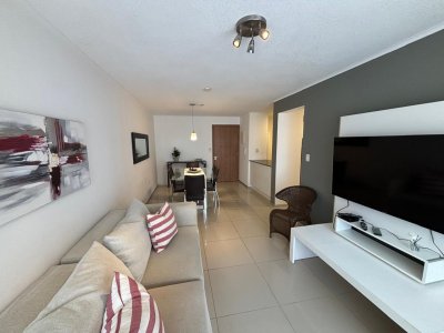 Departamento en venta de 2 dormitorios y 2 baños Punta del Este