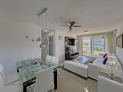 VENTA APARTAMENTO 2 DORMITORIOS PLAYA MANSA PUNTA DEL ESTE