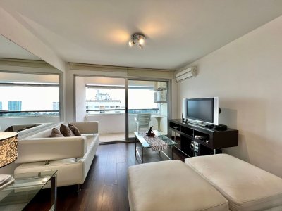 Piso alto con vista al mar en torre con amenities