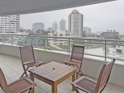 Apartamento en venta y alquiler en Brava Punta del Este, 2 dormitorios, 2 baños