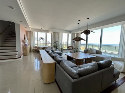 PENTHOUSE en venta frente al mar 