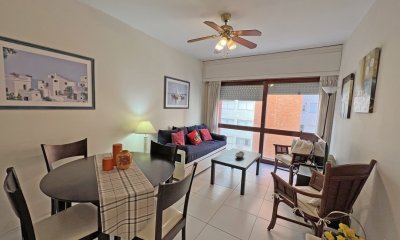 Apartamento en venta ubicado en la parada 1 de playa brava.