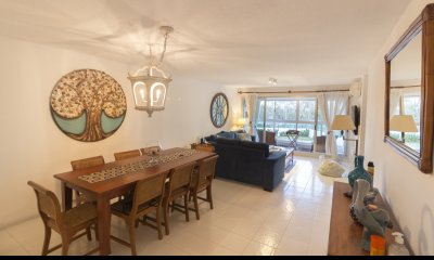 Apartamento en venta en Mansa Punta del Este, 3 dormitorios, 2 baños