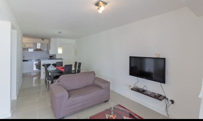 Apartamento en alquiler anual y venta, 2 dormitorios
