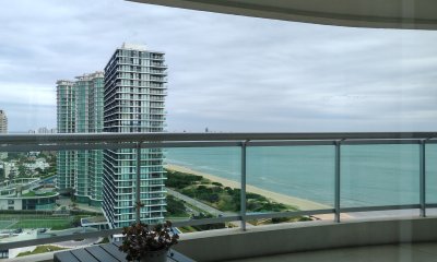 Venta y Alquiler Apartamento 2 dormitorios 3 baños Torre Aquarela Punta del Este