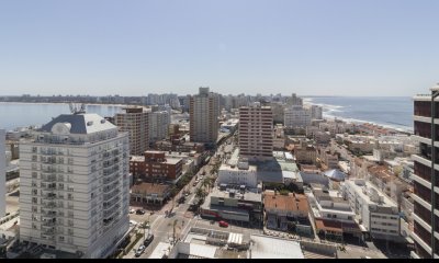 Vista al mar, Peninsula - Dpto de 2 dormitorios en venta