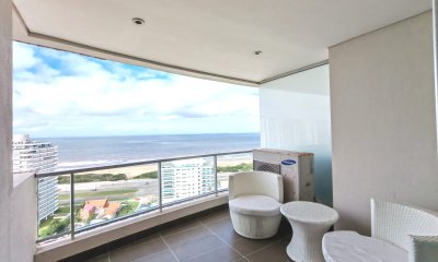 Wind Tower en venta de 3 dormitorios con vista al mar