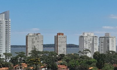 Apartamento en venta piso alto.