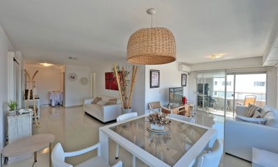 venta en Peninsula, 2 dormitorios 2 baños