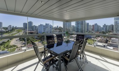 Apartamento en venta y alquiler en Mansa Punta del Este, 3 dormitorios, 4 baños