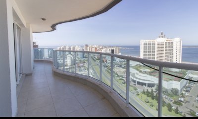 Apartamento en venta en Mansa Punta del Este, 3 dormitorios, 4 baños