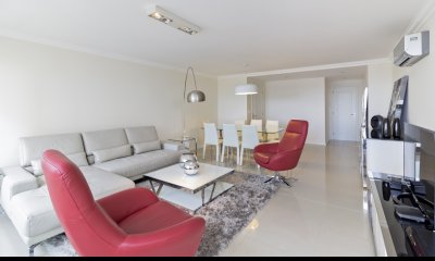 Apartamento en venta en Brava Punta del Este, 3 dormitorios, 3 baños