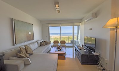 Pent house en venta y alquiler de verano frente a playa Brava