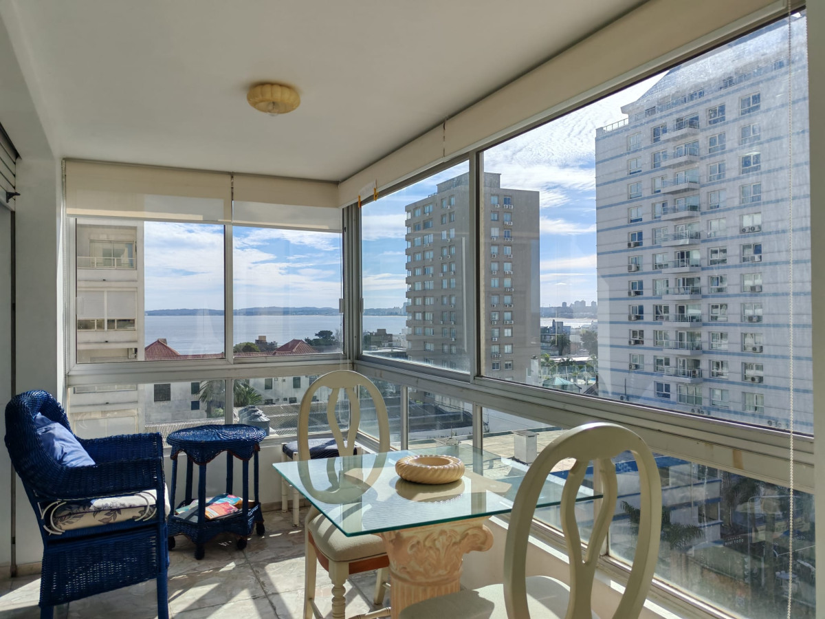Torre Libertador en venta reciclado de dos dormitorios 
