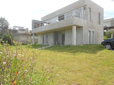Casa nueva y equipada a pocos metros de la playa