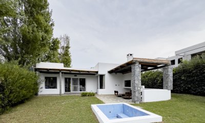 Casa en venta de dos dormitorios en Altos de Montoya