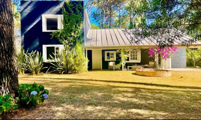 Casa en venta en Club del Lago, Punta Ballena - 4 dormitorios Impecable !